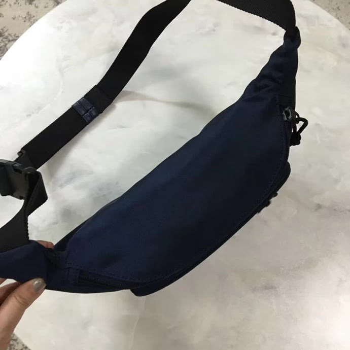 BALENCIAG巴黎世家 帆布胸包 腰包 可樂logo  BL1654